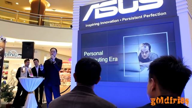 Asus Launches New Products Running Windows 8 смотреть онлайн
