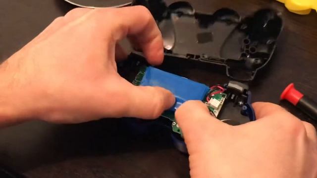 PS3 controller battery change смотреть онлайн