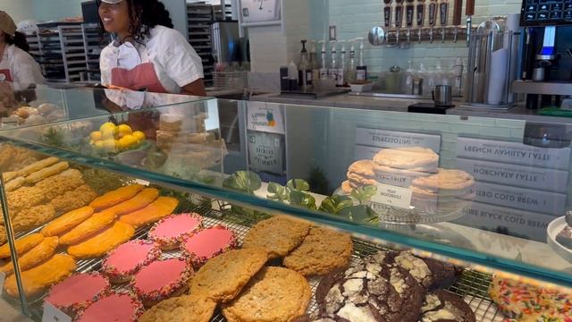 WALT DISNEY WORLD EASTER 2024 | DAY TWO | TARGET, DISNEY SPRINGS, ANIMAL KINGDOM. смотреть онлайн