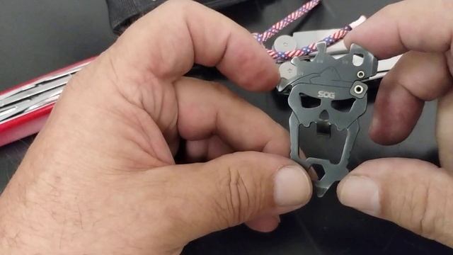 SOG MACV - Keychain Multitool