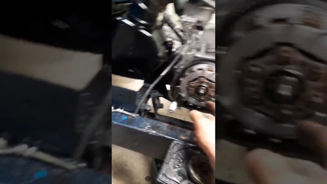 Hướng dẫn thay lá côn cho động cơ 175, 200, 250cc xe ba gác. смотреть онлайн