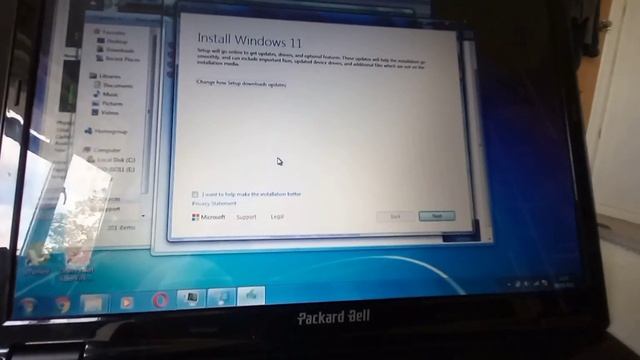 Proving that the system requirements are useless. (Windows 11 Part 1) смотреть онлайн