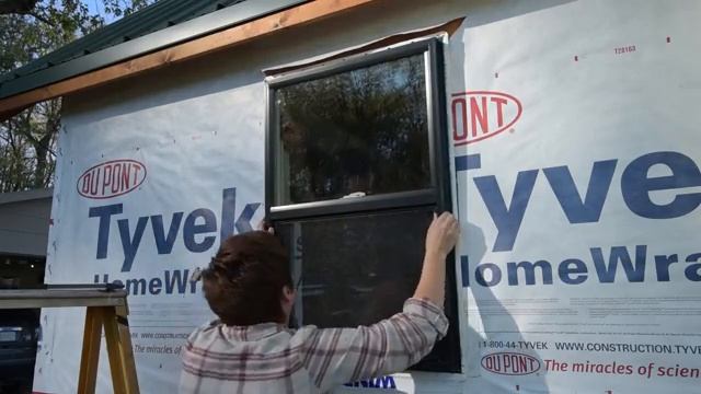 How to Install Windows on a Tiny House on Wheels смотреть онлайн