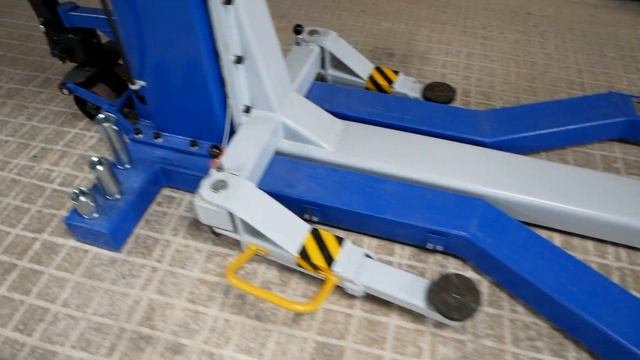 Review Of The Automotech AS-7251 Mobile Single Post Vehicle Lift