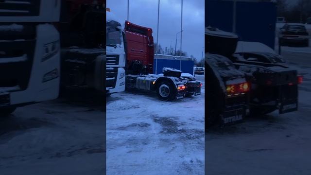 Сегодня приобрели три сцепки!!! #sitrak и #schmitz #Новый год начинается с новых машин #дальнобой смотреть онлайн