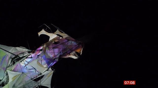 Hatchling: Giant dragon puppet flies off Plymouth coast (UK) - BBC News - 30th August 2021 смотреть онлайн