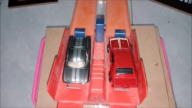 62 corvette vs 67 pontiac firebird 400, balapan hot wheels смотреть онлайн