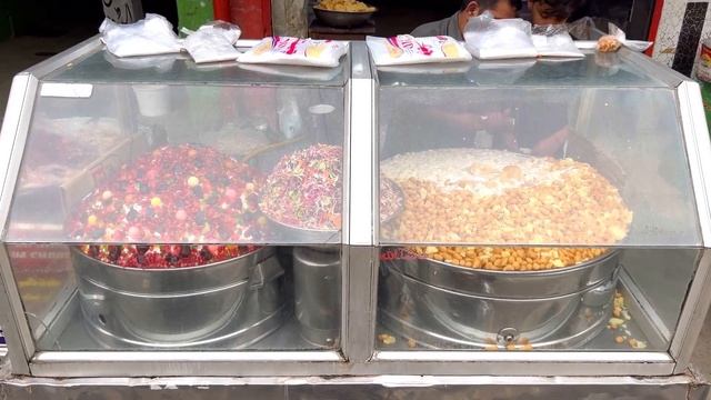 Amazing Apple Fruit Cutting Skills - Creamy Dahi Bhalle Fruit Chaat - Street Food Of Lahore Pakista смотреть онлайн