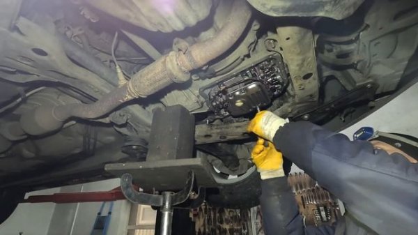 Замена масла в АКПП Toyota Camry 40