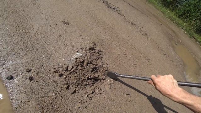 Арматура торчащая из дороги... смотреть онлайн