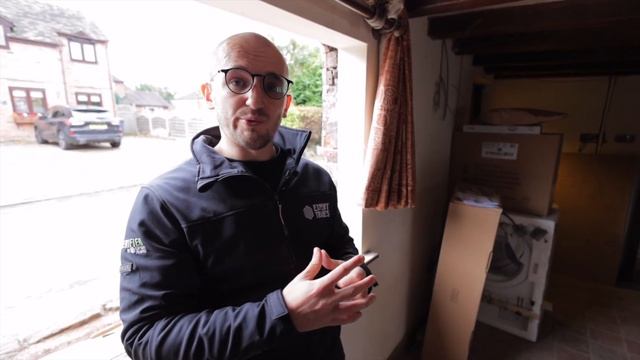Fitting New Windows, Tidying & Quoting for New Floors | Verified Build #001 - Episode 9 смотреть онлайн