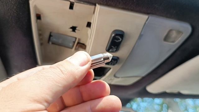 Замена лампочки салонного фанаря w210 смотреть онлайн