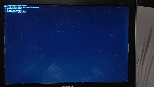 Arch Linux PS5 Plymouth boot theme смотреть онлайн