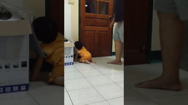 Prince4, c'mon dad, close the door, pls. смотреть онлайн
