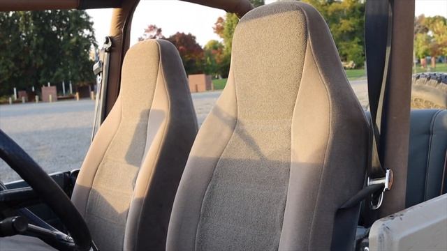 1993 Jeep Wrangler Sahara Review - Life Finds A Way! смотреть онлайн