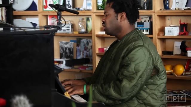 Sampha: NPR Music Tiny Desk Concert смотреть онлайн