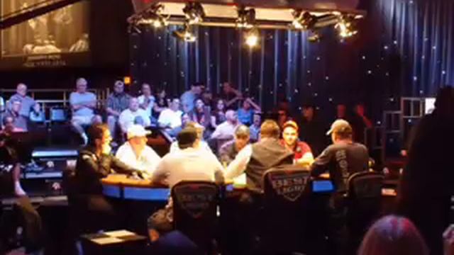 PokerJunkie Podcast 1.wmv смотреть онлайн