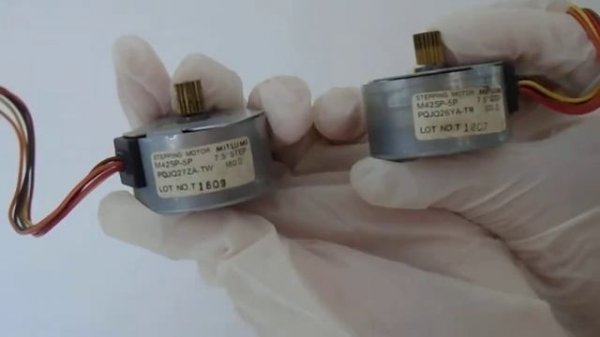 MITSUMI M42SP-5P + NMB PM35L - 048 - HPD4: Lote De Motores Paso A Paso