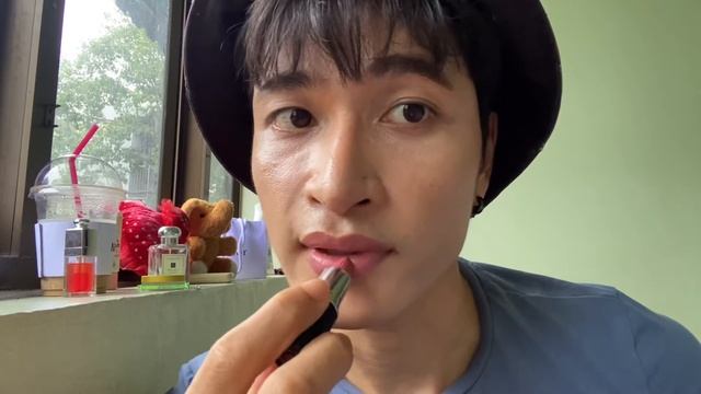 M.A.C Lustreglass Lipstick in $ellout Reviews 💄 смотреть онлайн