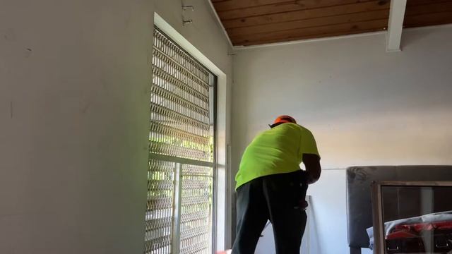 HANDYMAN MLLR | 818-805-8035 | REPAIR WINDOW FRAMES & REPLACING BROKEN GLASS PANELS {DAY 2/2) смотреть онлайн
