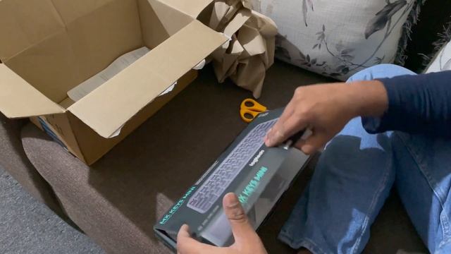 Logitech MX Keys Mini Unboxing смотреть онлайн