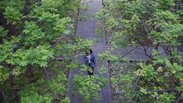 SPACEMAN Portable Neck FAN + DIY 3D STICKERS смотреть онлайн