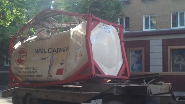 bahmut.com.ua - КРАЗ с прицепом заблокировал движение смотреть онлайн