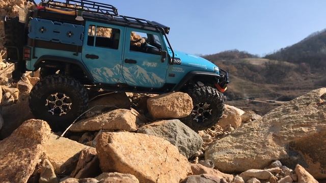 Traxxas TRX4 | New Bright Rubicon JK 4Dr on the TRX4 | At the Off-Road смотреть онлайн