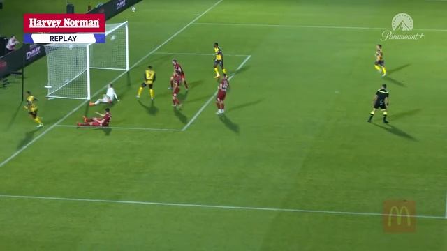 Central Coast Mariners v Adelaide United - Macca's® Extended Highlights | Isuzu UTE A-League смотреть онлайн