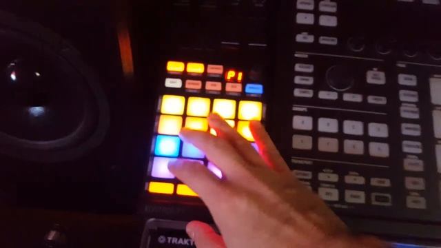 Traktor Pro 2.10 on OSX 10.11.1 El Capitan смотреть онлайн