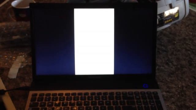 Problema en pantalla, Laptop screen problem Samsung NP300 series смотреть онлайн