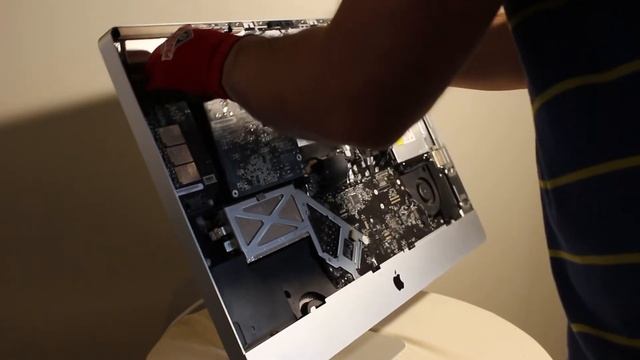 From Dumpster to Desktop: The 27" iMac built from TRASH! смотреть онлайн