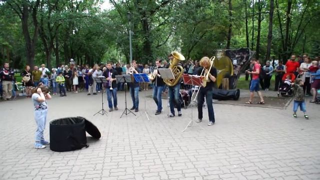 Cover Brass в Первомайском сквере Новосибирска. День города 25.06.2017 смотреть онлайн