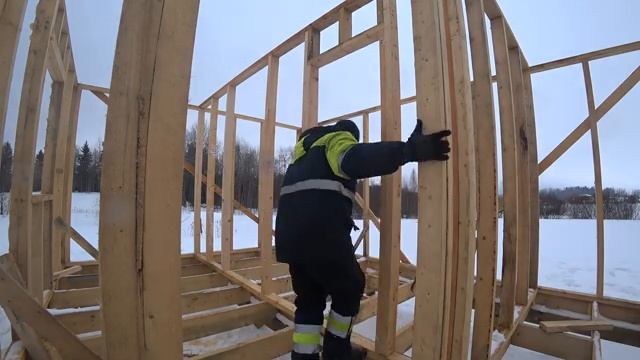 ПОДЪЁМ КАРКАСНОЙ СТЕНЫ В ОДИНОЧКУ, ЛЕГКО! смотреть онлайн