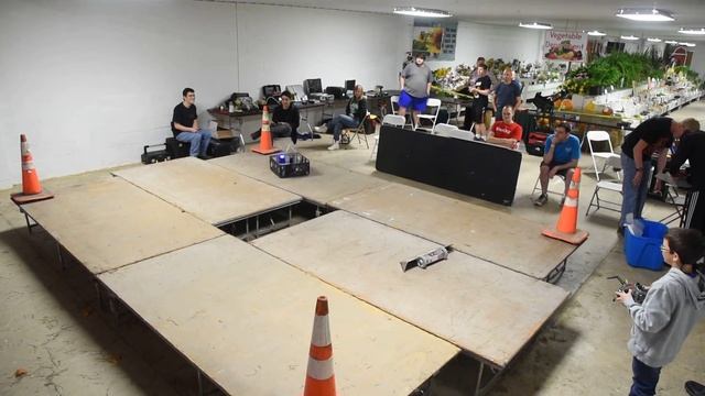 Massive vs Death Roomba vs Designed for Windows XP смотреть онлайн