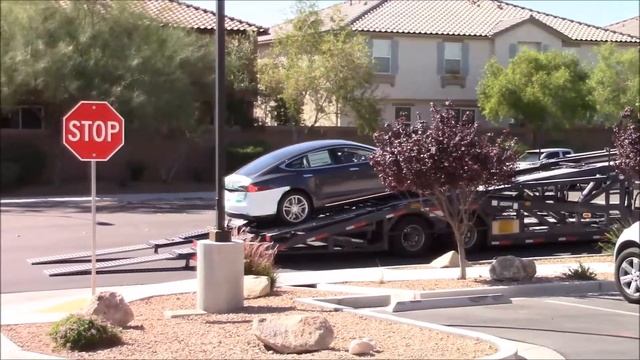 Here is the electric car Tesla Model S P90D is delivered смотреть онлайн