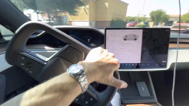 Refreshed 2022 Tesla Model S - Let’s talk about driving with the yoke смотреть онлайн