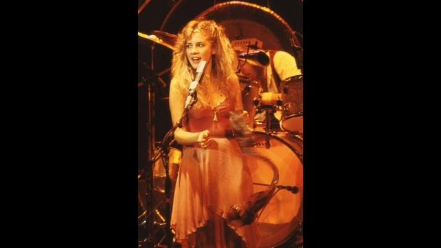 Fleetwood Mac - Fireflies #2 (Outtake) - Enhanced смотреть онлайн