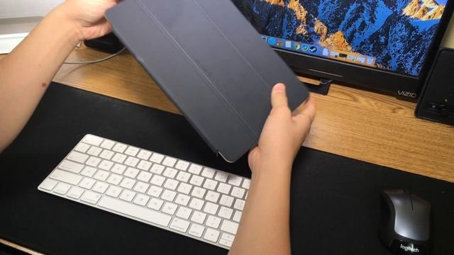 iPad Pro Keyboard VS Apple Magic Keyboard смотреть онлайн