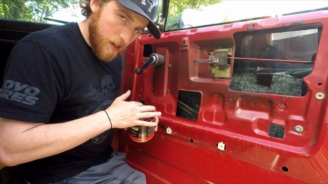 The EASIEST Way to Fix Your Squarebody Window Roller смотреть онлайн