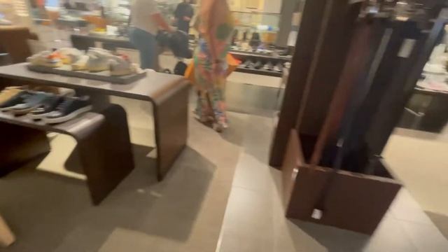 Let’s go Window Shopping!!😁 смотреть онлайн