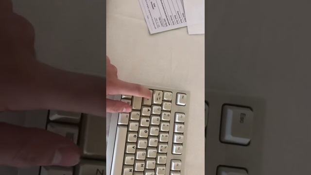 Vintage membrane keyboard test - Windows 95 смотреть онлайн