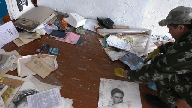 Заброшенная "загадочная" школа / Сталк: в поисках хабара (#1) смотреть онлайн