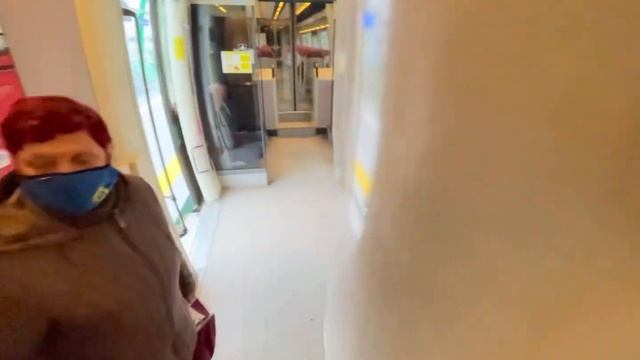 Turul trenului Regio Călători care operează pe relația Gara de Nord - Aeroport Henri Coandă T1 смотреть онлайн