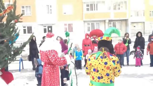 Утренник "Новый Год" во дворе. смотреть онлайн