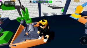 Играем в roblox  в автосалон