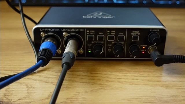 Audio Interface Behringer U-PHORIA UMC202HD смотреть онлайн