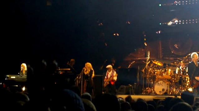 Fleetwood Mac - 'Don't Stop' - Live! - San Jose Ca - Nov 25, 2014 - 'On With The Show' Tour 2014 смотреть онлайн