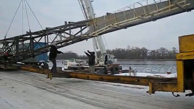 Погрузка длинномерного груза - судовая кран-балка смотреть онлайн