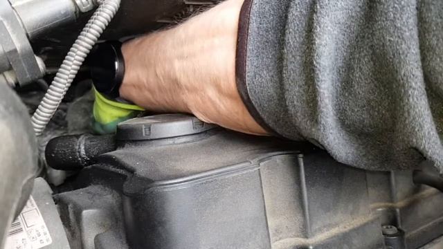 Exhaust gas recirculation (EGR) demontare și o metodă foarte eficientă de curățare. смотреть онлайн